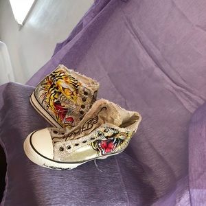 Ed Hardy Unisex Tiger High Rise shoes in Gold